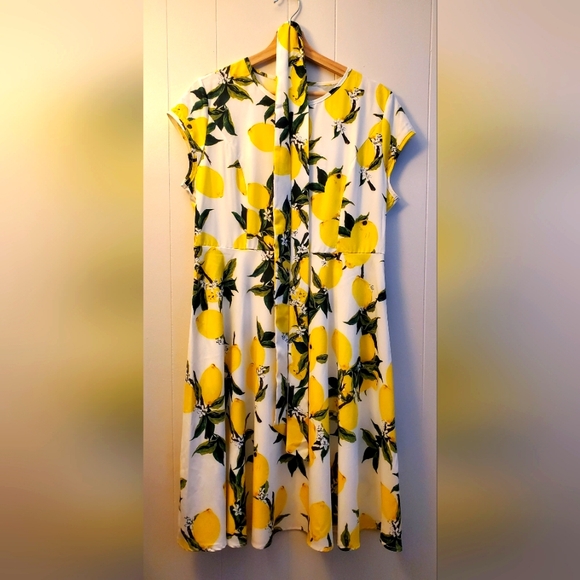 Easy Peasy, Lemon Squeezy! Cute vintage style swing dress - lemon print - size L - Picture 2 of 7